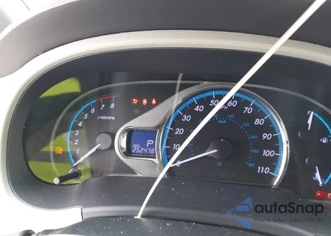 2013 Toyota Sienna Xle V6 8 Passenger z USA, uszkodzony, nr VIN 5TDYK3DC8DS310323